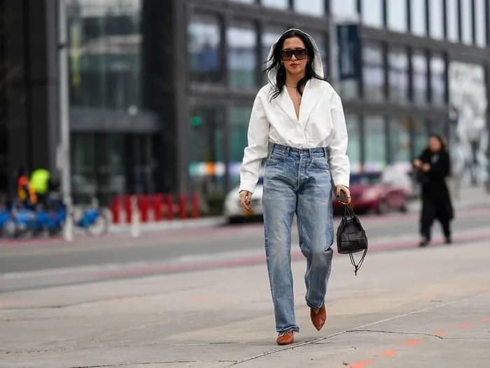 Stylizacje do pracy na luzie: Smart casual i Business casual poradnik