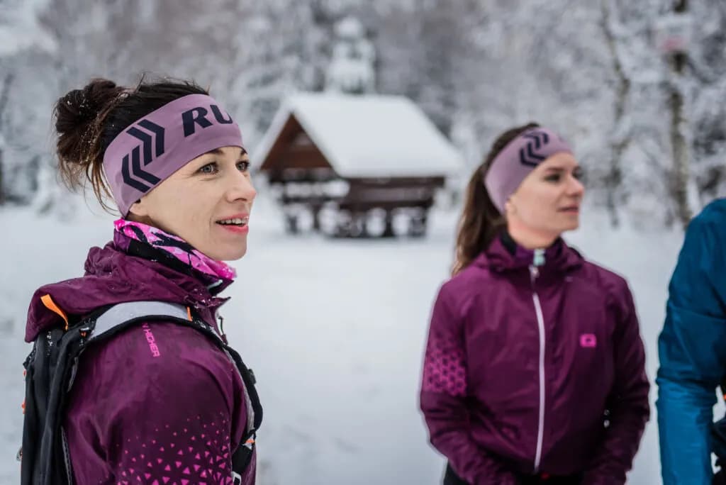 Jak się ubrać na biegówki? Zasada 3 warstw i unikaj bawełny