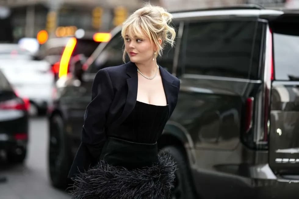 Stylizacje czarnej sukienki: inspiracje na każdą okazję