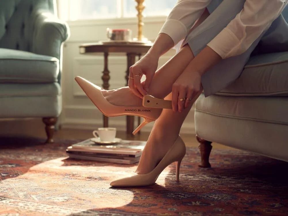 Jak rozchodzić szpilki? Sprawdzone metody na komfort stóp